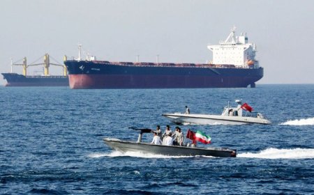إيران تحتجز ناقلة نفط أجنبية في خليج عمان