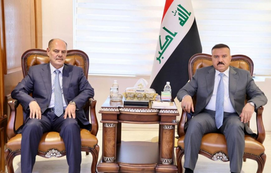 وزير الداخلية خلال لقائه نقيب الصحفيين العراقيين.. الصحافة شريكٌ في الأمن والاستقرار