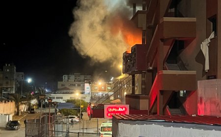 قصف إسرائيلي يستهدف مجمع ناصر الطبي ويوقع 15 شهيدًا بينهم صحفيون ومسعفون