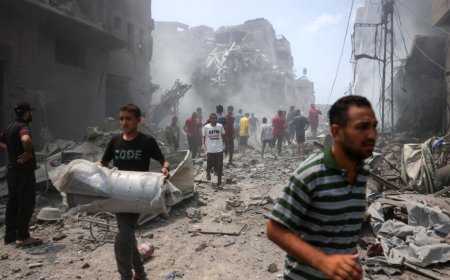 غارات إسرائيلية تحصد أرواح 21 فلسطينياً في غزة وتستهدف نازحين ومنازل مدنيين