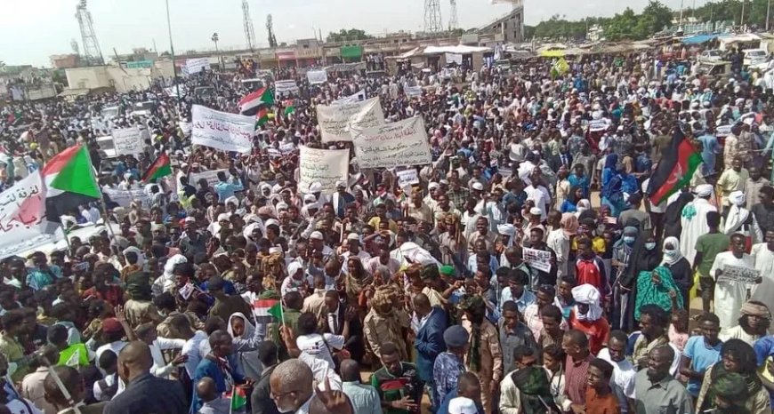 مسيرات حاشدة في دارفور تأييدًا لتحالف "تأسيس" وسط تصاعد الانقسام في السودان