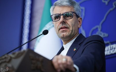 إيران تحذر من تصاعد التوتر بين باكستان وأفغانستان