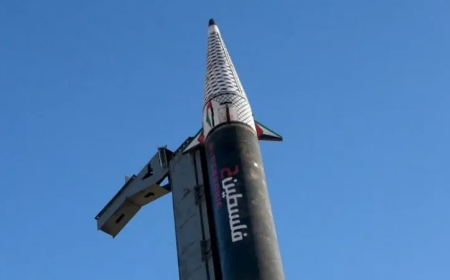 الحوثيون يعلنون استهداف إسرائيل بصاروخ باليستي فرط صوتي متعدد الرؤوس