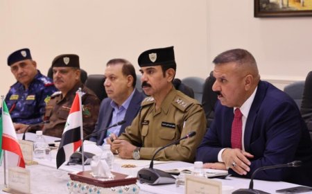 وزير الداخلية يبحث مع قائد الشرطة الإيرانية تعزيز التعاون الأمني المشترك