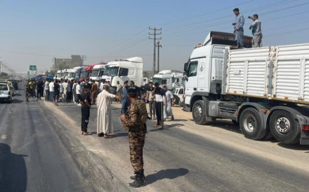 احتجاج سائقي الشاحنات في بعقوبة ضد سوء المعاملة والابتزاز