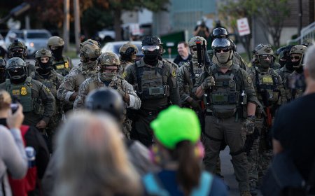 إدارة ترامب تستعد لترحيل نحو 100 إيراني عبر رحلة خاصة تمر بقطر