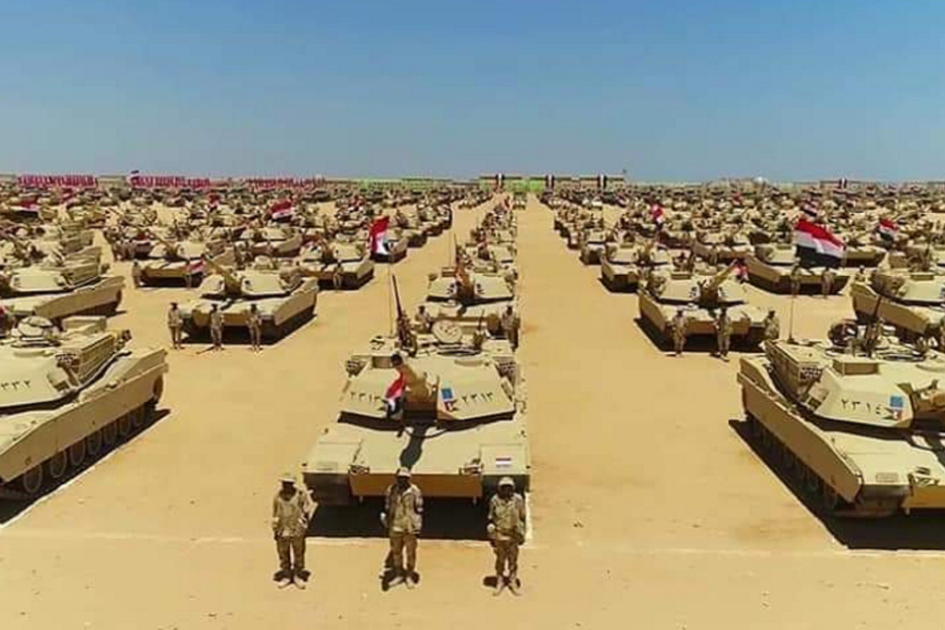 مصر ترد على ضغوط إسرائيلية غريبة.. الجيش يبني "منشآت هجومية" في سيناء أم يستعد لحرب غزة؟