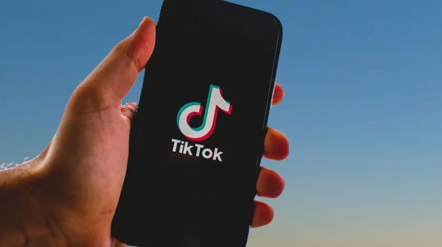 ترامب يعلن الموافقة على صفقة "تيك توك" وسط جدل حول الملكية والسيطرة الصينية