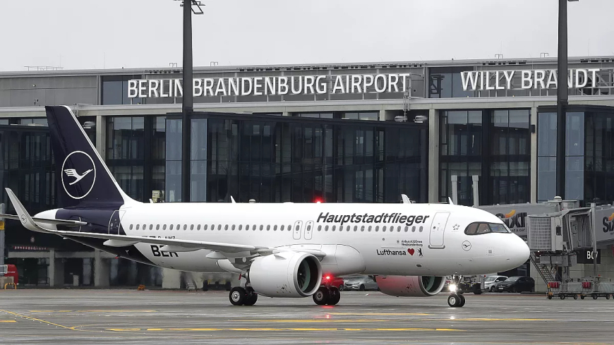 مطار برلين براندنبورغ يتعرض لهجوم إلكتروني ويشهد تأخيرات وإلغاء رحلات