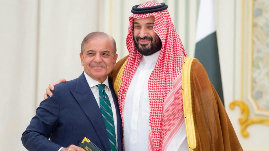 عقب توقيعها اتفاقية نووية مع باكستان.. ترامب يوجّه ضربة مباغتة للسعودية بتجميد صفقات السلاح