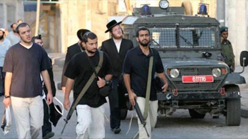 مستوطنين يقتحمون حديقة عامة في الجهة الجنوبية الشرقية في فلسطين ويطلقون النار تجاه المواطنين