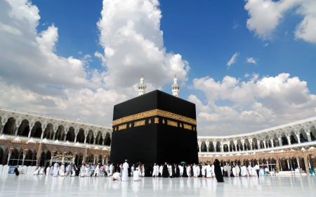 السعودية تسمح لحاملي جميع أنواع التأشيرات بأداء مناسك العمرة