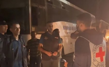 الصليب الأحمر يستعد لاستقبال الأسرى الفلسطينيين ضمن صفقة التبادل مع إسرائيل