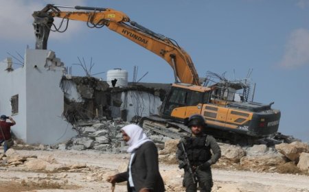 الاحتلال يهدم منزلين غرب رام الله.. وأزمة إنسانية تتفاقم في غزة