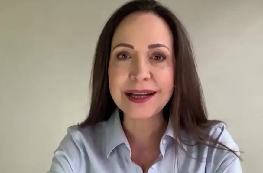 الفنزويلية ماريا كورينا  تهدي جائزة نوبل للسلام إلى ترامب