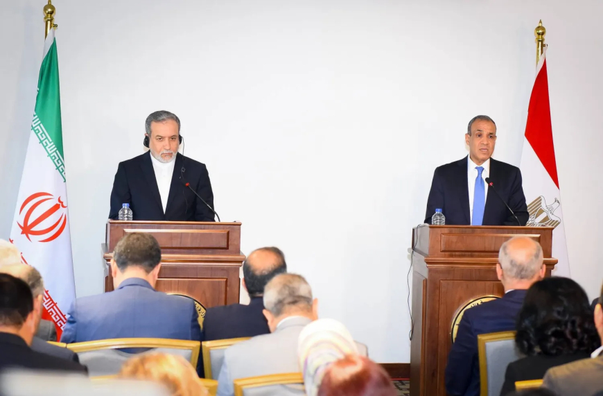 القاهرة تكثف اتصالاتها بشأن الملف النووي الإيراني