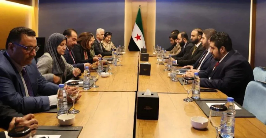 قسد تبحث مع وفد حكومي سبل التهدئة في حلب وتبادر بتسليم معتقلين