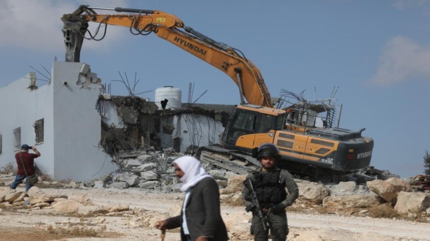 الاحتلال يهدم منزلين غرب رام الله.. وأزمة إنسانية تتفاقم في غزة