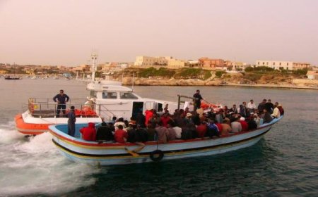 ليبيا.. ضبط 19 مهاجراً غير قانوني وتوقيف منسق عملية تهريب في بنغازي