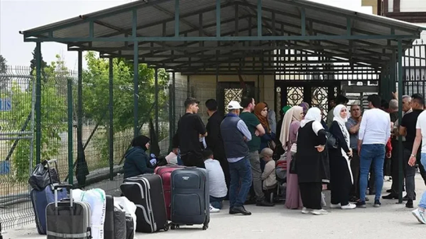 أنقرة تعلن عودة أكثر من نصف مليون لاجئ سوري إلى بلادهم منذ سقوط نظام الأسد