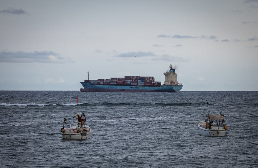 هجوم بحري قبالة سواحل الصومال يستهدف ناقلة كيميائية وسفينة صيد إيرانية