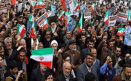 خروج تظاهرات موالية للحكومة في طهران والسلطة تصفها بـ«المعركة الوطنية»