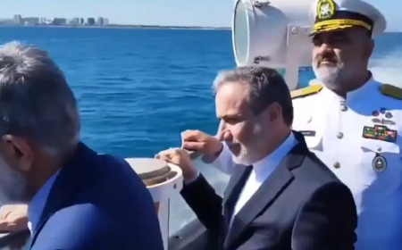 عراقجي على متن سفينة حربية… رسالة هادئة بعد زيارة أميركية لحاملة طائرات