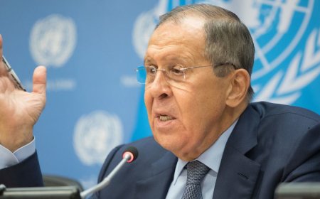 لافروف يحذر: استهداف إيران لعبٌ بالنار وتصعيد خطير بالمنطقة
