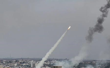 حزب الله يستهدف "مشمار الكرمل"... وغارات إسرائيلية تعصف بالضاحية