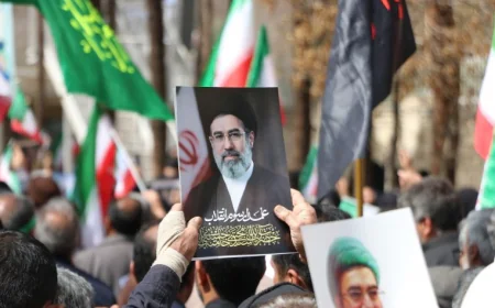 ملايين الإيرانيين يبايعون القائد الجديد في مشهد شعبي غير مسبوق