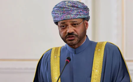 على أصدقاء أمريكا أن يساعدوها للخروج من حرب غير مشروعة