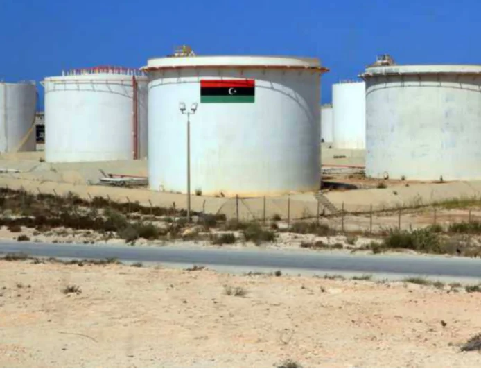 مصر تتجه إلى النفط الليبي لتعويض توقف الإمدادات الكويتية