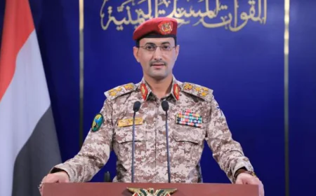 الحوثيون يعلنون استهداف مطار اللد بصواريخ ومسيرات