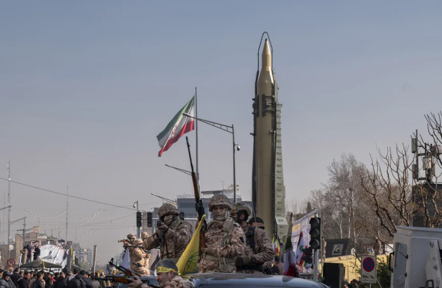 الحرس الثوري يعلن عملية مشتركة مع القوات اليمنية تستهدف تل أبيب وإيلات